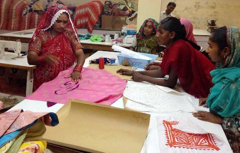 Women at UJAS crafts centre