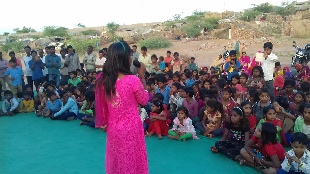 World Health Day 2017 — UJAS, HAF, and the Alliance of Global Sindhi Associations bring a health talk to families at Pabu Ji Ka Mandir Basti, Jodhpur.